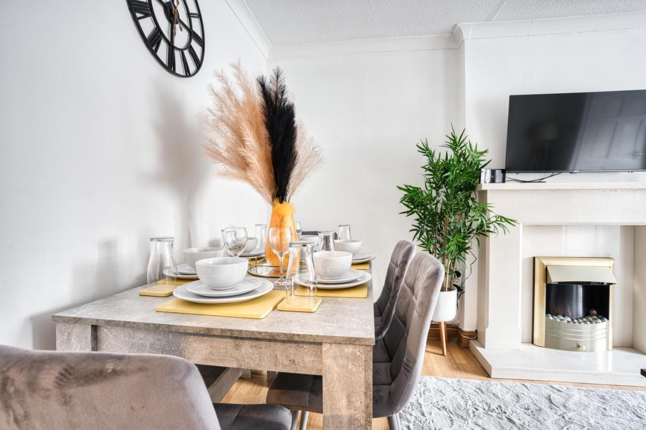 Liverpool Home With Free Parking 西部德比 外观 照片