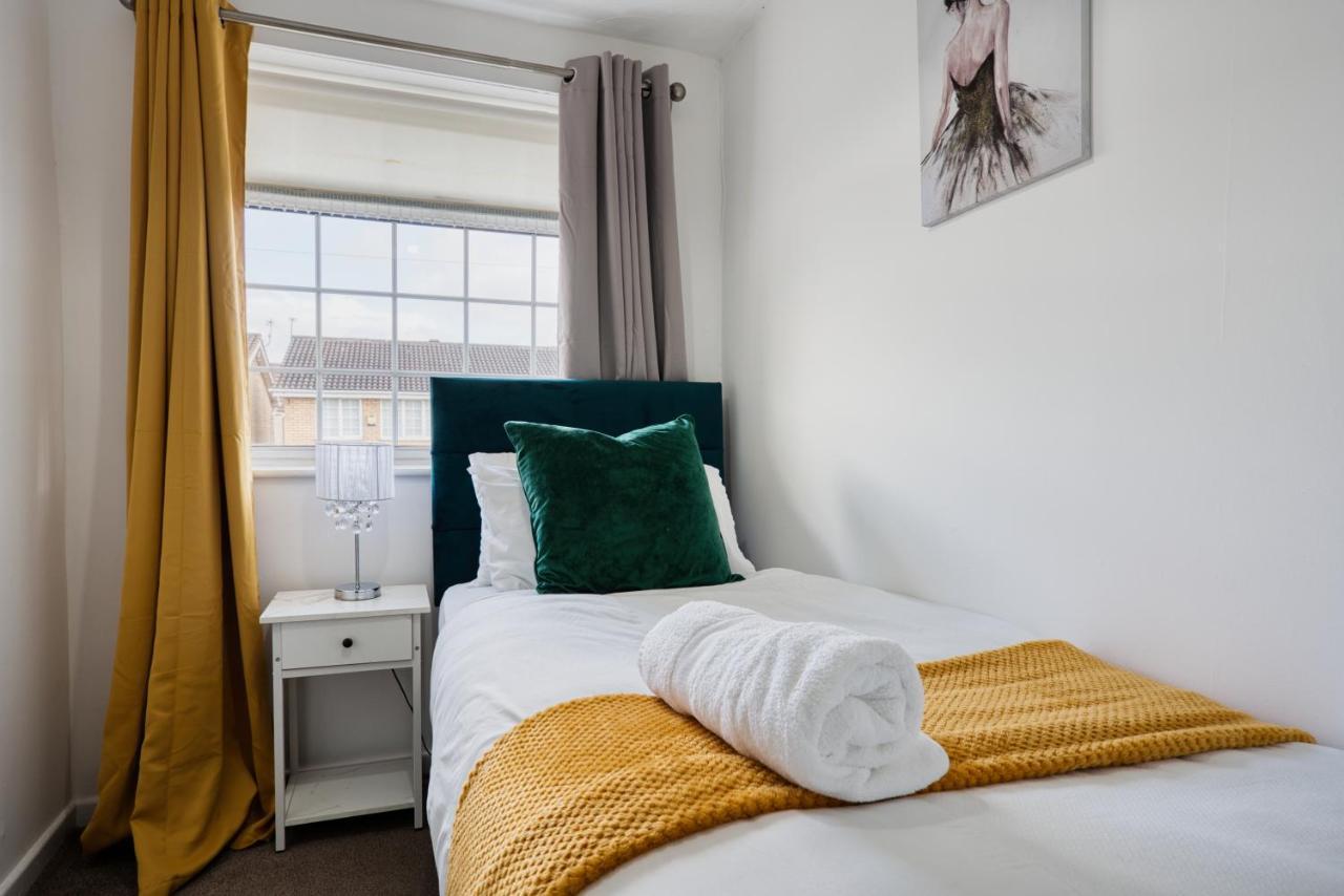 Liverpool Home With Free Parking 西部德比 外观 照片