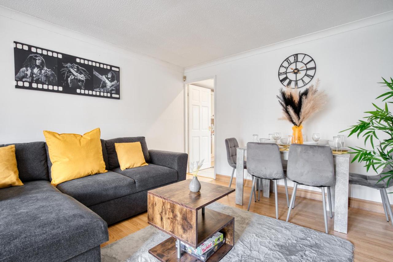Liverpool Home With Free Parking 西部德比 外观 照片