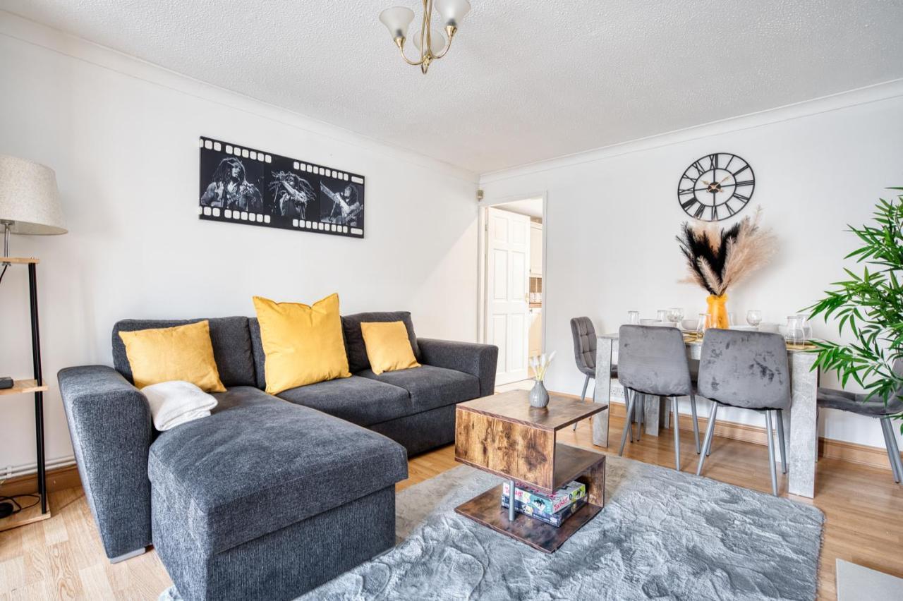 Liverpool Home With Free Parking 西部德比 外观 照片